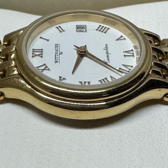 Wittnauer Cosmopolitan Gold-plated Unisex Watch in EUC needs battery ๐ - Picture 5 of 9